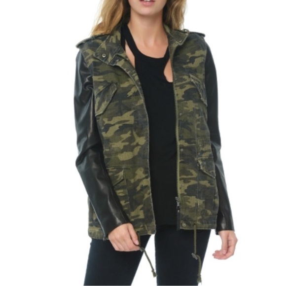 Generation Love Jackets & Blazers - Generation Love Blake Camo Jacket Size XS